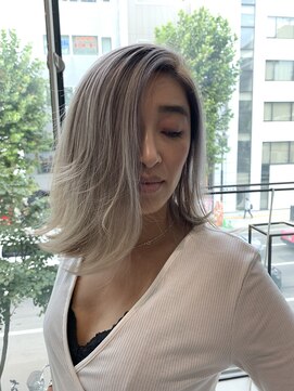 スティルエレ(STILL ere) 【ホワイトシャドールーツ】