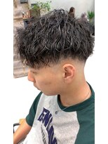 ネオン(NEON)&nbsp;スキンフェード×ツイストスパイラルパーマ