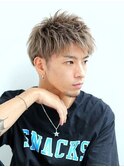 ベージュショート　かき上げ　シルバーカラー
