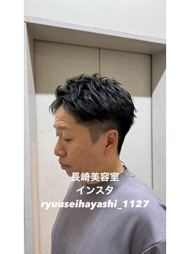 コワファースト長崎シャンプーボーイ 2nd(COIFF1RST 長崎 SHAMPOO BOY) メンズアップバングショート