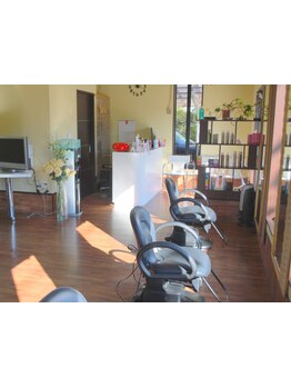 “あなたらしさ”を大切に、魅力を最大限に引き出すスタイルをご提案。理想のスタイルを実現します☆