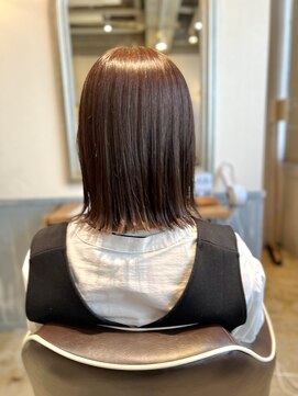ヘアーサロン キー(Hair salon key) 艶感ブラウンベージュ×外はねボブ