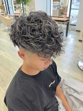 ディーボーイ 健軍店(D-BOY) メンズパーマ/スペインカール/メンズハイライト