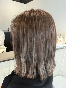 ギネス(Giness) シアーベージュハイライト