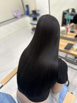 エミン(emyn) 髪が変わる【美髪革命】艶髪/髪質改善/縮毛矯正/代々木
