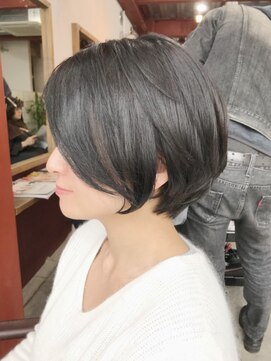 ルーファス 恵比寿 渋谷(Ruufus) 黒髪でもオシャレ丸みショート【Ruufus恵比寿渋谷】