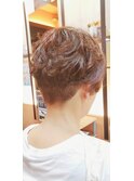 刈り上げスッキリショートパーマスタイル