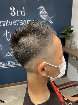 ディードア ヘア ヴィジョン(Ddoor hair vision) フェードカット