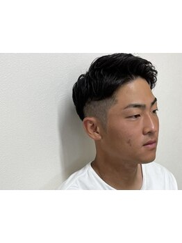 【駐車場7台あり◎】ビジネスマンは第一印象が命。ヘア/眉/髭…トータルサポートで"カッコイイ"をお約束！