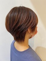 セラ(SERA)&nbsp;大人可愛い前下がりひし形小顔ボブ丸みショート