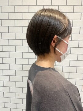オット レイクウォーク(Otto) ◇耳掛け丸みショートボブ◇