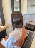 パツっと切りっぱなし外ハネボブヘアスタイル