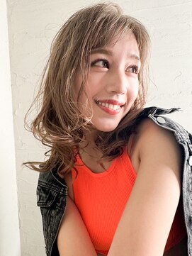 ノラ ウメダ(NORA UMEDA) レイヤーロングワンカール姫カットシアーカラーセミディ