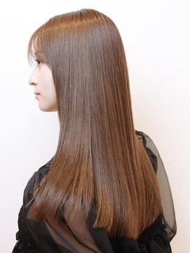 オーシャントーキョー サニー 原宿(OCEAN TOKYO Sunny) レイヤーカットブラウンカラー茶色カラー艶カラーケアカラー