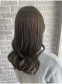 オリーブグレージュ