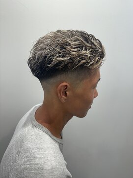 ジュール メンズ 大分(Joule men's) 極道パーマ/スキンフェード/ハイライト/[大分駅]