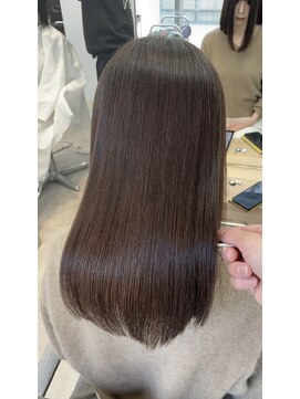 エラ(Ella) 髪質改善×チョコブラウンボブ