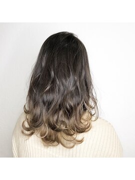 ウル(Ulu) グレージュ×グラデーション