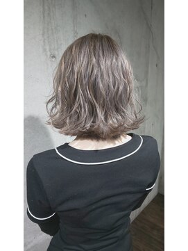 ガルボ ヘアー(garbo hair) garbohair営業中style 大人カジュアルなハイトーングレーカラー