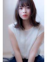 エルフォ(elfo) 【elfo】丸顔さんにおすすめ！レイヤーミディアムで旬のスタイル