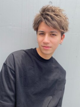 ルービック 京橋(Rubik's) 束感アップバングツーブロック