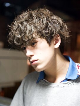 アルファ 新宿(alpha) サーフカール/ 刈り上げセンターパート/ブルーブラック[新宿駅]