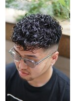 ザチョップショップ キチジョウジ(THE CHOP SHOP KICHIJOJI) フェード スキンフェード サイドパート スペインカール