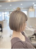 ホワイトグレーなボブ。8.20