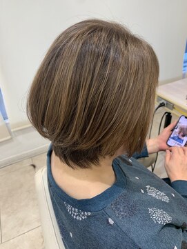アッシュ 仙川店(Ash) 40代50代60代　白髪ぼかし　ハイライト　ベージュ　ショートボブ