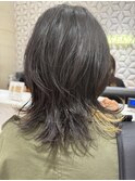 ミディアムウルフパーマ　ウルフヘア　抜きっぱなし　くびれヘア