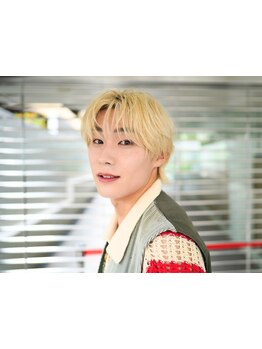 SNSで人気の韓国風シースルーやセンターパートも◎【エクステ/ケアブリーチ/髪質改善/レイヤー/縮毛矯正】