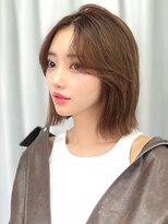 ヴェイン 渋谷(vain)&nbsp;切りっぱなし 顔周りカット センターパート ブラウンベージュ