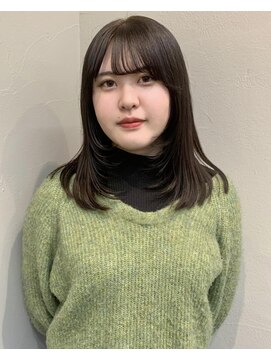 ヨーク(yoke) ミディアムレイヤー/小顔カット/オリーブカラー