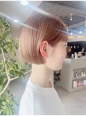ハイトーン　ショートボブ　ベージュ