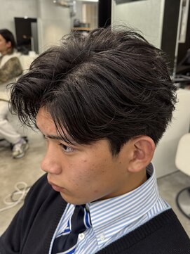 エデアンルクラ 下通(EDEAN Leclat) 熊本メンズパーマ フェザー ニュアンス センターパート