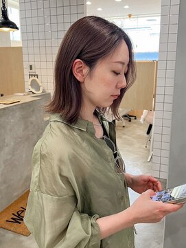 スート(suit.) 大人可愛いナチュラルボブ外ハネピンクベージュ