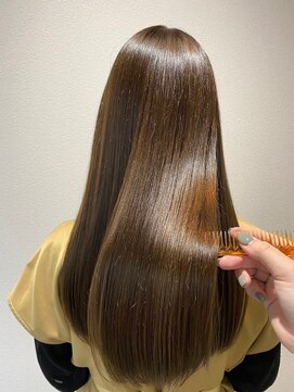 イユ(yeux) yeux【髪質改善トリートメント/韓国/学割U24/艶髪/天神/大名】