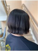 切りっぱなしボブ×透明感グレージュ