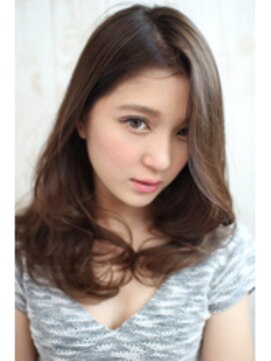 美容室 フォーリア Foglia 大人　小顔　暗めのカラーでも可愛いクールセミディ