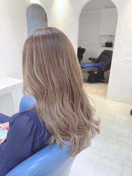 ウーロス(uros.) クリームベージュ☆ハイライト