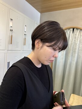 ロンドアジュール 横浜(Lond azur) ☆ダークアッシュで大人カマッシュスウィングショート　横浜