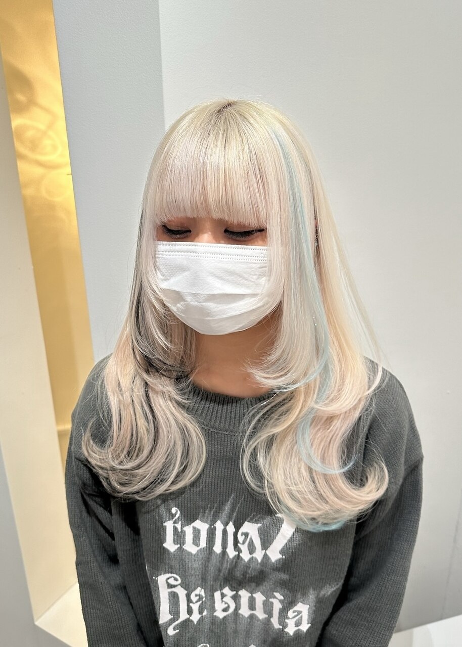 ホワイトヘアX水色と黒のエクステの組み合わせが可愛すぎる