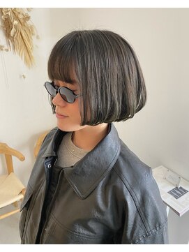 キー(kii) オリーブカラー　ボブ