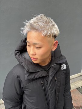 メンズグルーミングナンバーナイン(MEN'S GROOMING NUMBER NINE) ホワイトカラー/姫路/メンズパーマ