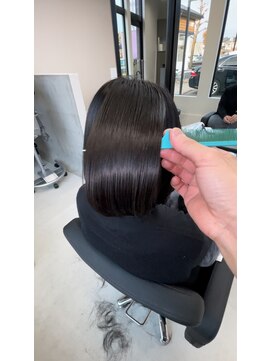 エン 久安(en.) 髪質改善で鏡面仕上げ。マロンベージュの上質ボブ