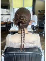 ガルボ ヘアー(garbo hair)&nbsp;お呼ばれヘア 10代 20代 カチモリ タイトアレンジ カチモリヘア