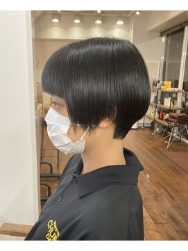 前髪ぱっつんショートヘア★