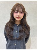 レイヤーカット×オリーブベージュ
