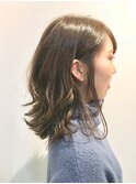 赤み消しグレージュ×外ハネセミディ
