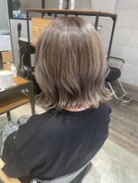 ビヨウシツ ポスタ&nbsp;【ハイライト履歴有】ツヤツヤペールグレージュ　正木ゆかり